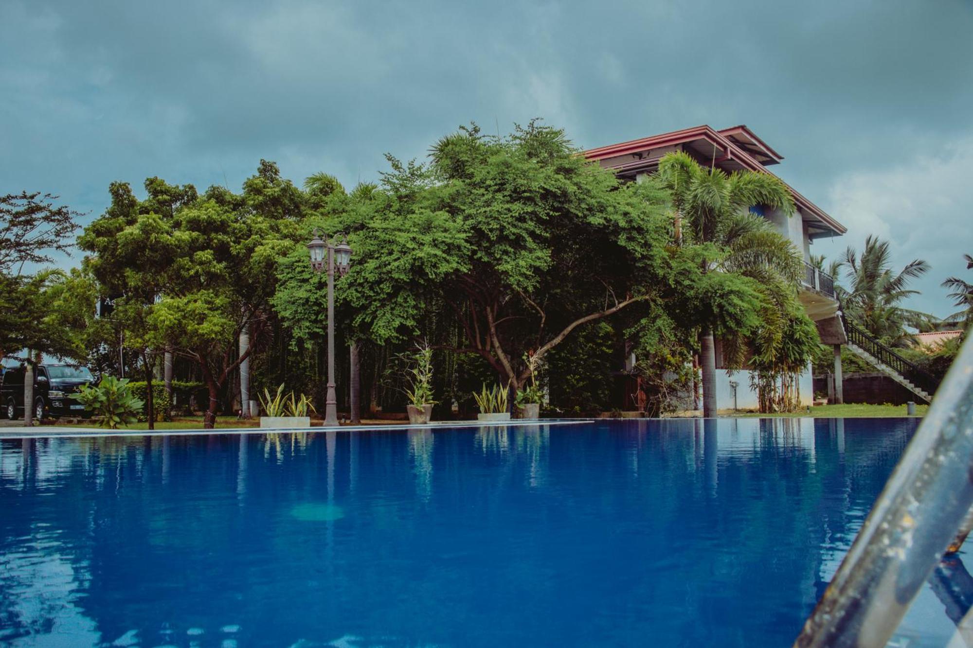 Aqua Hotel Яла Екстериор снимка